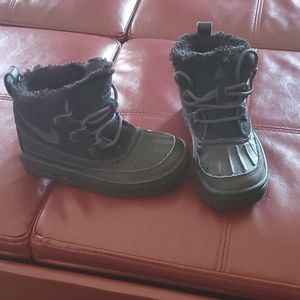 NIKE ACG WINTER BOOTS